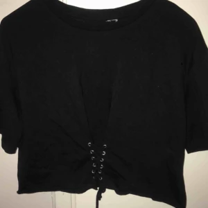  - Topp från HM, använd en gång men inte min stil längre så säljer den vidare.