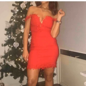  - Perfekt jul eller nyårsfest klänning använd den bara några timmar blir din för 250