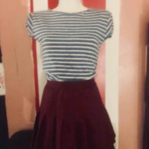  - Ett av mina favoritplagg. Sliten, lite fläckig pop t-shirt från beyond retro. Ett måste för pandaflickor.