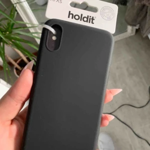  - Snyggt basic silikon skal, köpte till fel mobil då jag har xr