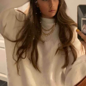  - Jääättefin stickad polotröja från Chiquelle, HELT NY! Köpare står för frakt💜