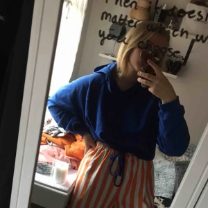  - Hoddie 💙 Frakt ingår ej om du inte är jättesnäll 😝