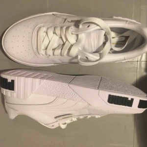  - Puma Sneakers White Metallic Gold   Size 38.5  unworn  Originally 950kr