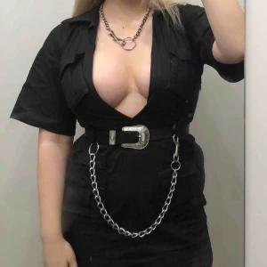  - Oanvänd klänning från PLT. Fel storlek så har två, den jag säljer ligger i förpackning med tags! 