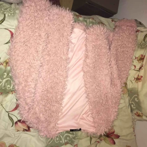  - Pälsjacka från Gina, använd några gånger men är i bra skick 