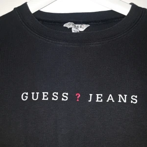  - Långärmad tröja, märket är Guess men jag har köpt den på en secondhandbutik butik. Lite urtvättad, därav priset! 😊