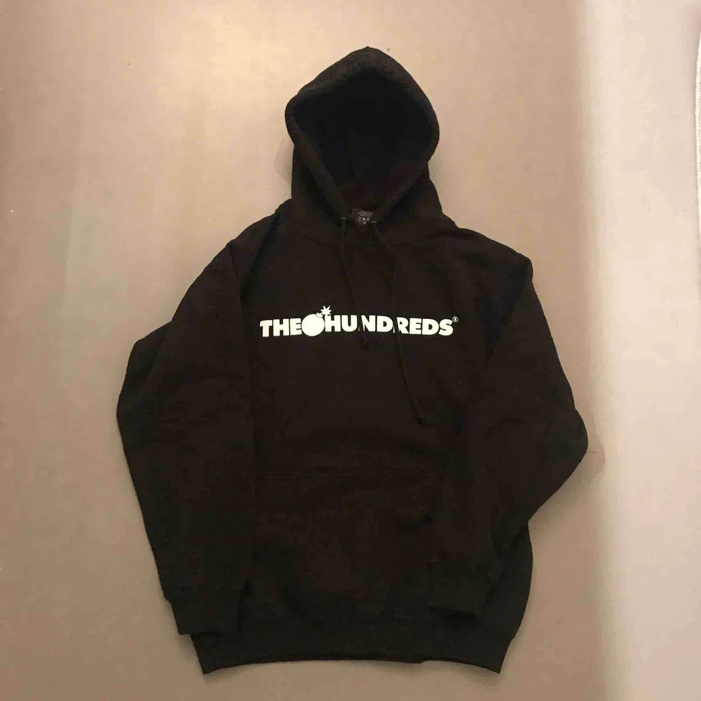 The hundreds hoodie 💣 Bara använd, inga flaws. T-shirts.