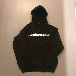  - The hundreds hoodie 💣 Bara använd, inga flaws