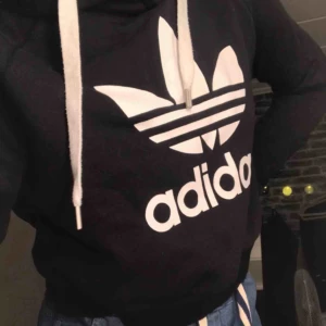 hoodieee - croppad adidas hoodie <33