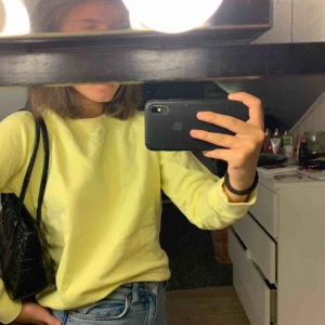  - Säljer denna snygga tröja från Crocker! Får tyvärr inte användning för den så säljer den nu för ett asbra pris så den är använd 2-3 gånger och från början kostade 450kr