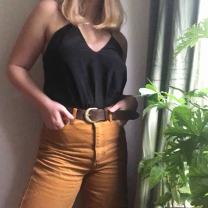  - Säljer detta jättefina  svarta linne i mycket bra skick men som tyvärr är lite för liten. Jättefin rygg och axelband. Kan mötas upp i Göteborg eller Alingsås 