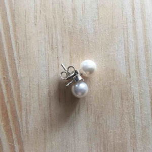  - Pärlörhängen i silver, märkta 925