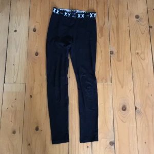 Svarta tights - Svarta bomullstights med resår i midjan