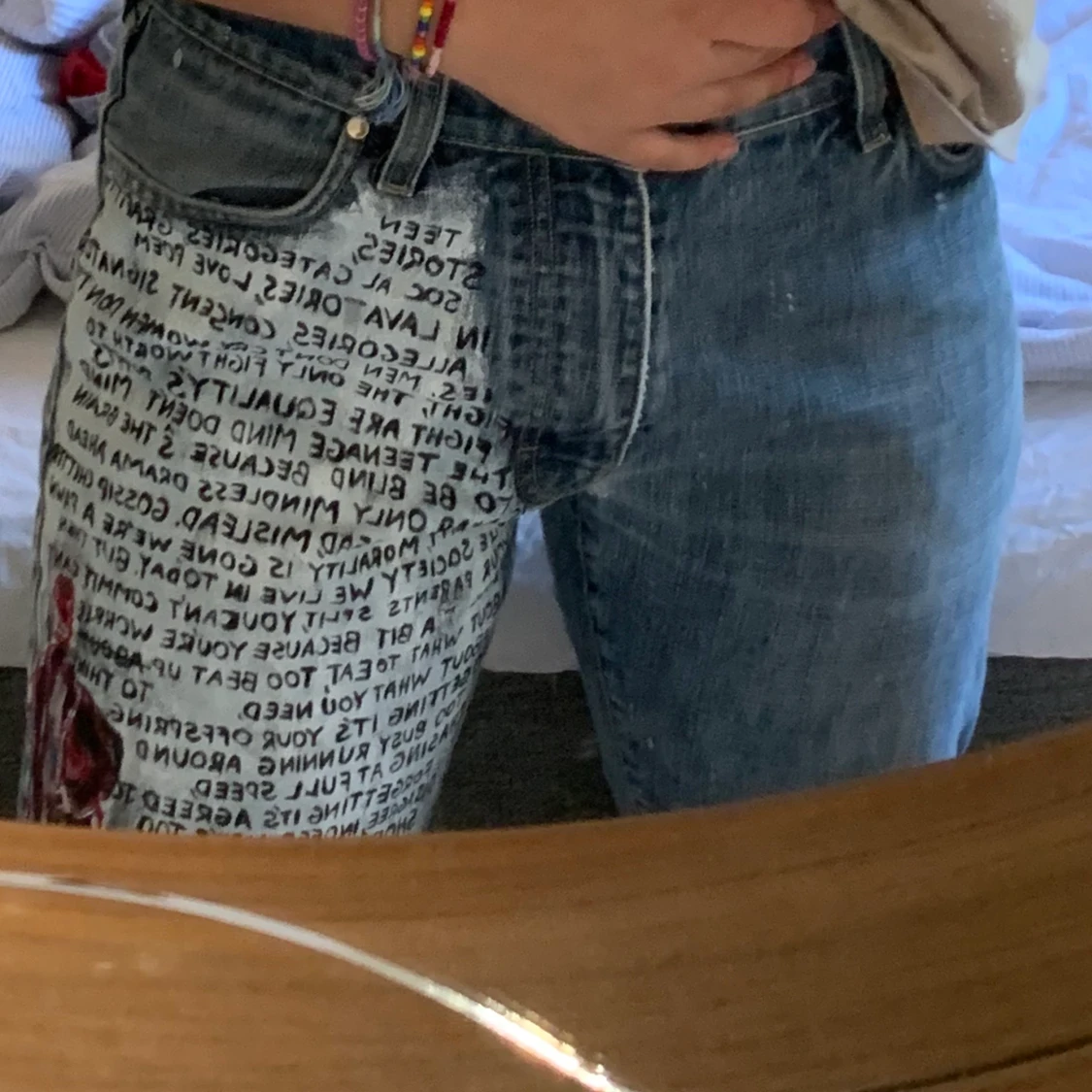 Handmålade jeans med egenskriven dikt:) - 91