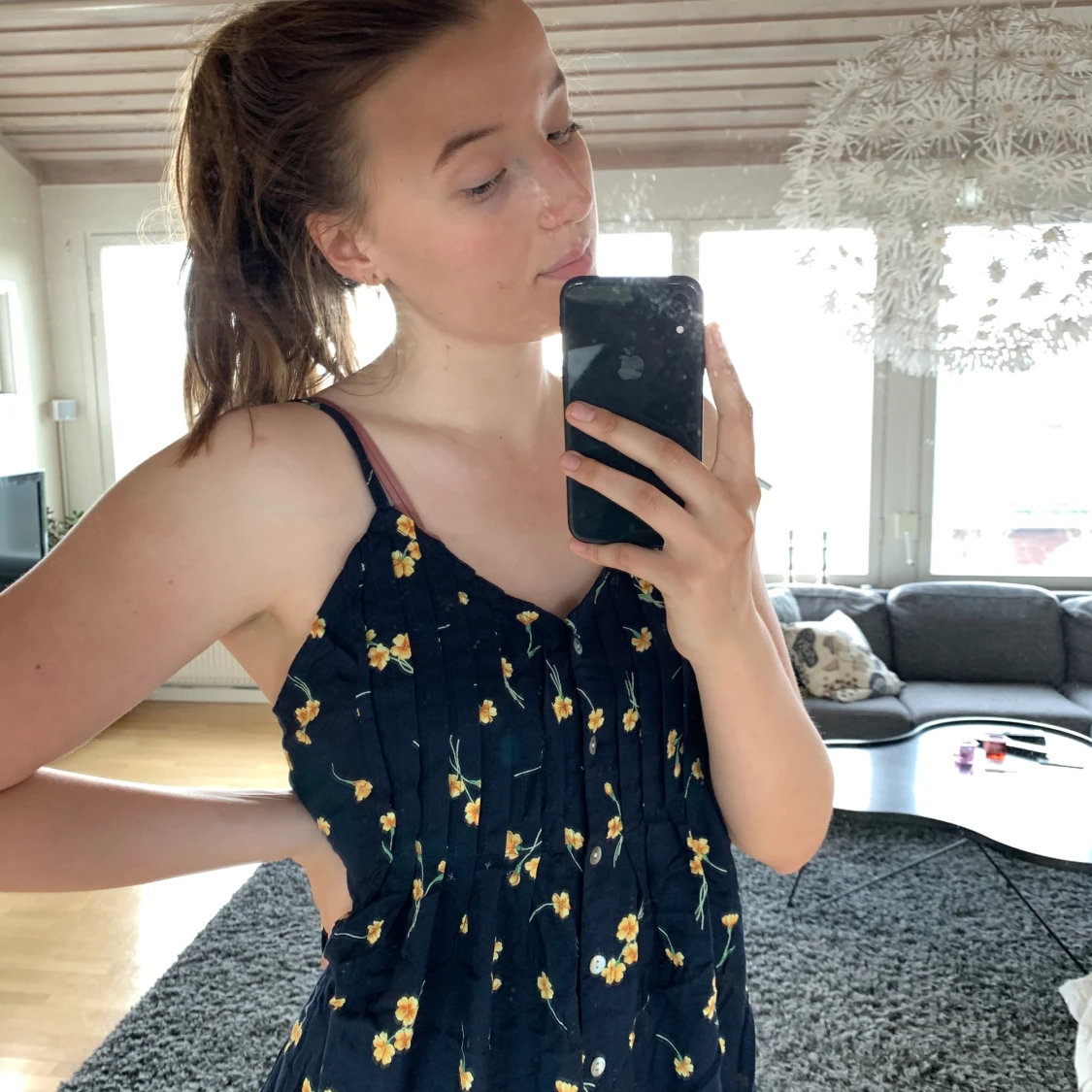 Blommig sommarklänning. - 90