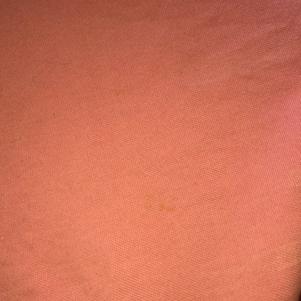 Rosa Ralph Lauren piké😍 Två små fläckar på magen (syns knappt) Frakt tillkommer! Vill bara bli av med den😅. T-shirts.