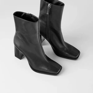 Zara boots!  - Äkta läderstövlar från Zara. Endast använd en gång. Ordinarie pris: 999 kronor. Köparen står för frakten men bor du i Örebro så kan vi mötas upp!
