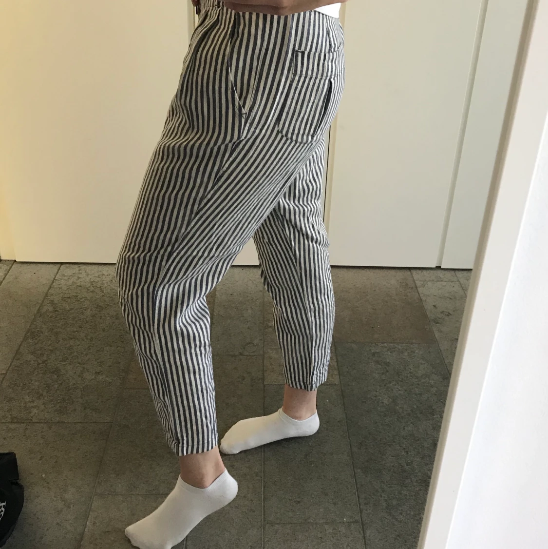 Blå-vitrandiga byxor - 90