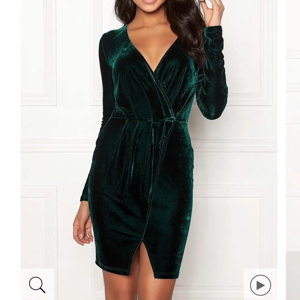Jättefin grön klänning ifrån bubbleroom. Endast använd en gång. . Klänningar.