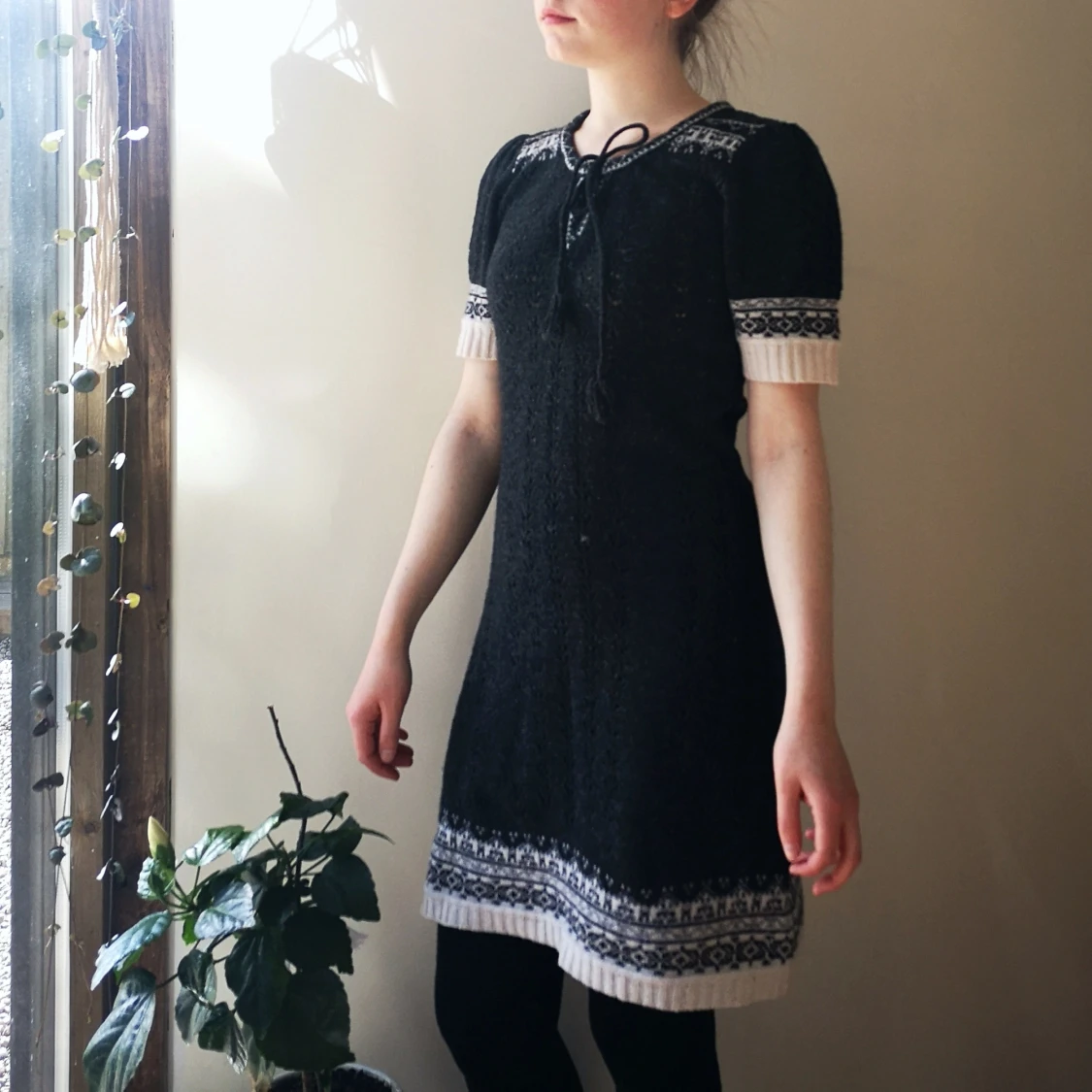 Mysig stickad klänning - 90