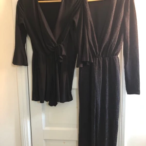 Säljs för 50kr st  - Två jumpsuits i väldigt bra skick! 