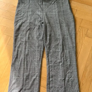 CHECK PANTS - Super mjuka och snygga check-byxor. Använda sparsamt. 