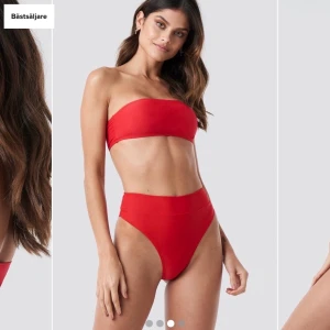 Bikini  - Säljer denna super fina bikini från NA-KD