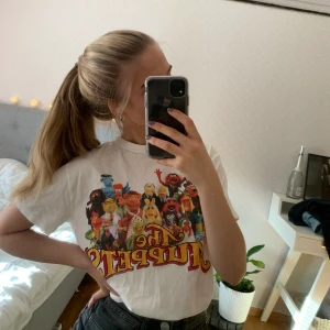 The muppets - En riktigt bra passade tisha med coolt tryck. En av mina favoriter men fortfarande sparsamt använd! Riktigt skönt material!!🤪🤪