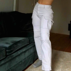  - Sjuukt snygga byxor från I.AM.GIA.Strl xs, använda fåtal gånger!Nypris 850 kr (över 1000 inkl.Import och tull då märket endast finns i Australien) har ett litet märke på ena benet. Skriv för mer bilder:) Möts upp i Lund,Malmö, annars tillkommer frakt