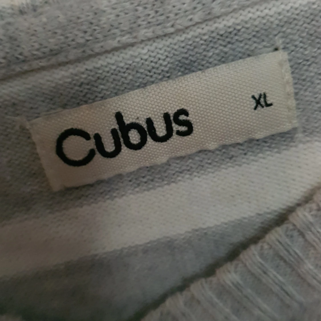 Grå/vit sweatshirt - 90