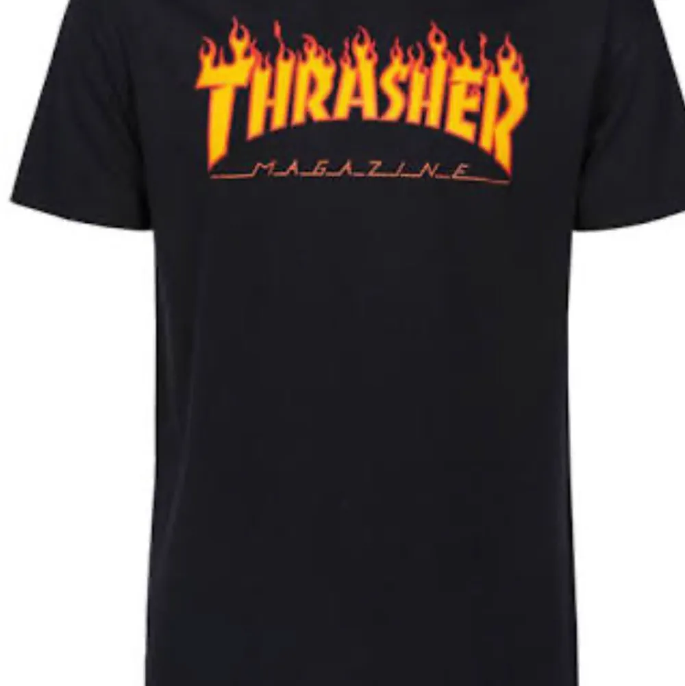 Svart Thrasher t-shirt svart. Ordinarie pris 449kr. Köparen står för frakt. T-shirts.