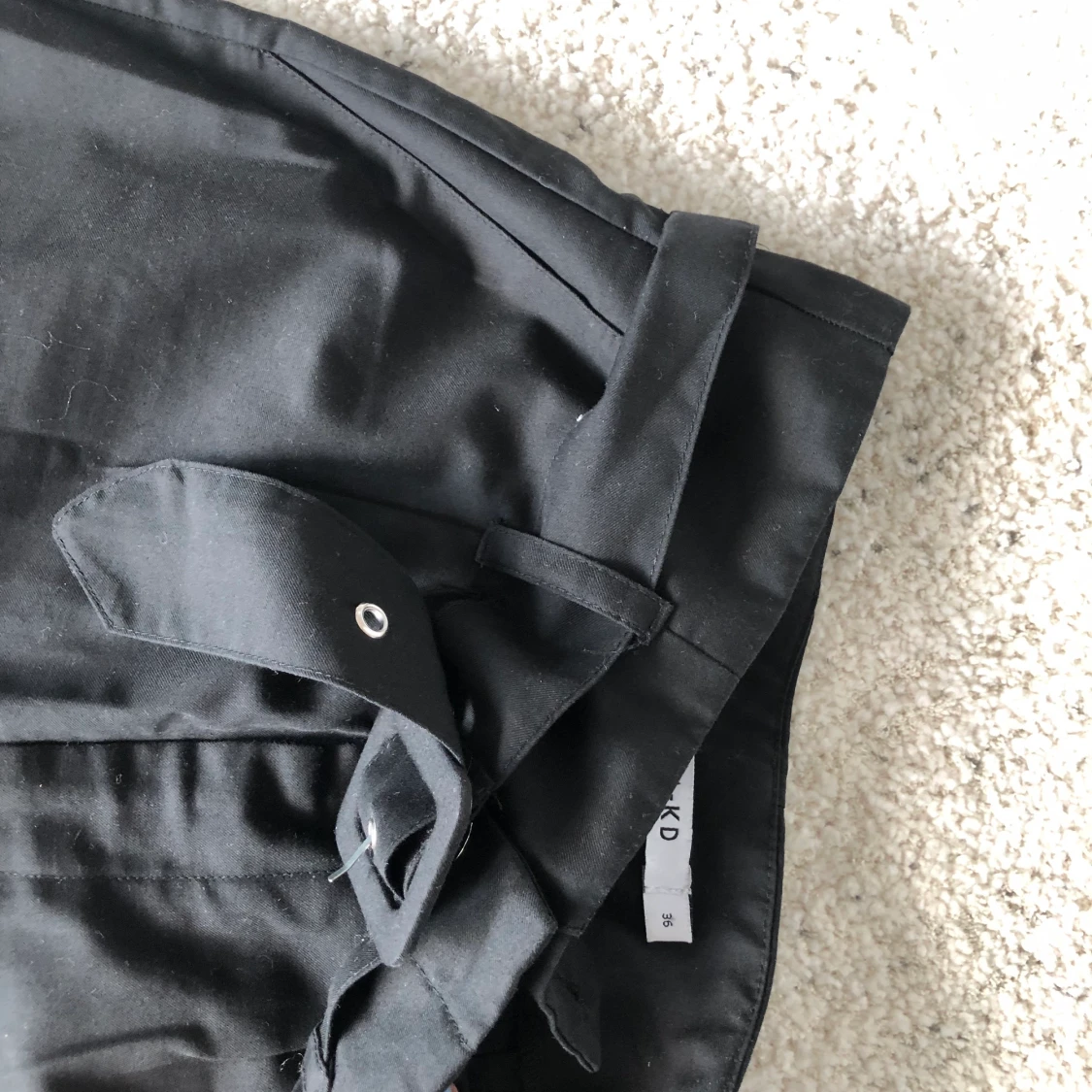 Svarta kostymbyxor  - 90