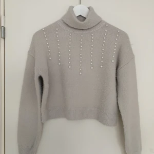 Turtelneck m. paljetter strl S - Endast provad. Liten i storleken. 