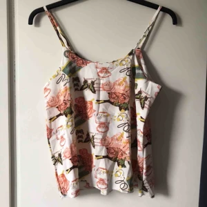  - Köpt utomlands, fin sommartopp 