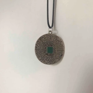  - Maze runner halsband som föreställer labyrinten i böckerna/filmerna. Frakt 9kr✨