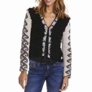  - Super fin kofta från odd molly i storlek 0. 99% bomull 1% viskos