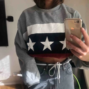  - Mysig sweatshirt från pull n bear Frakt tillkommer :) 