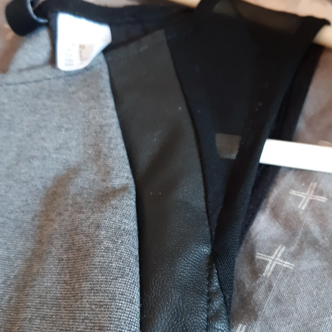 DIVIDED KLÄNGING FRÅN HM ST 32 - 91