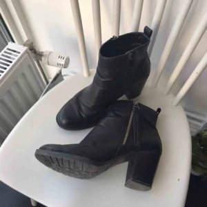  - Snygga stövletter från finsko. Stl 38