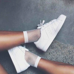  - Vita fishnet strumpor, aldrig snvänd