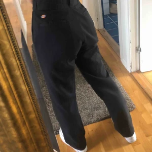  - Dickies-byxor! Lite mindre i storleken, skulle säga att dem känns mer som en S/M😊 frakt tillkommer.