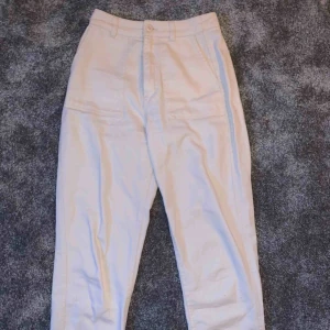  - Skiiiiit snygga jeans/byxor från pull and bear storlek 34  80kr ink frakt  Säljer pga förstora 💕💕
