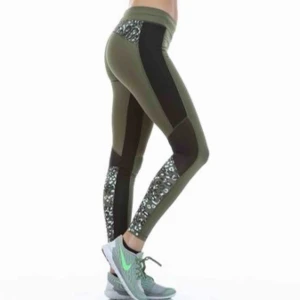  - Träningstights från casall. Använda ett fåtal gånger men känns som nya. Kan frakta eller mötas upp 