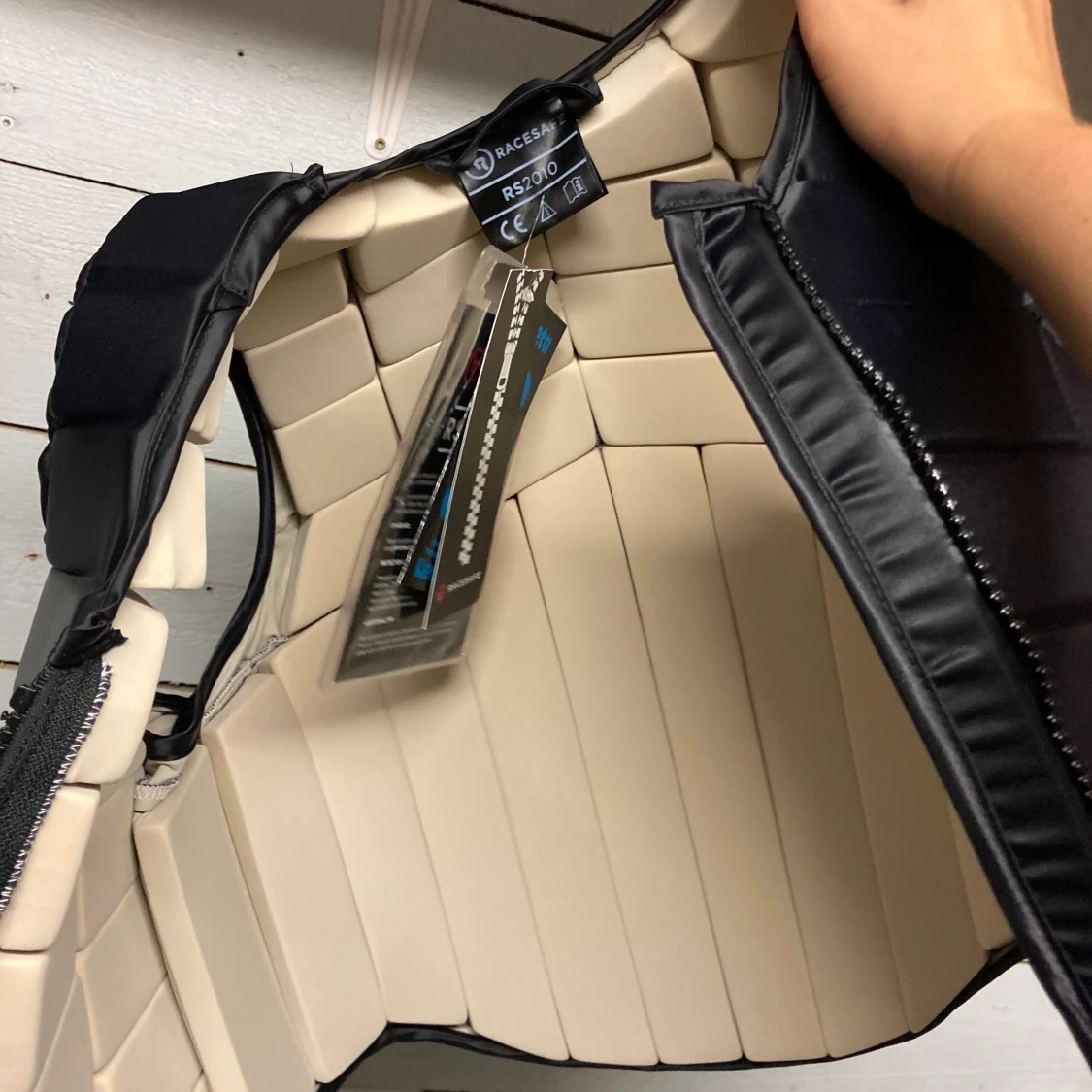 Intressekoll! Helt ny oanvänd race safe vuxen strlk s  - 90