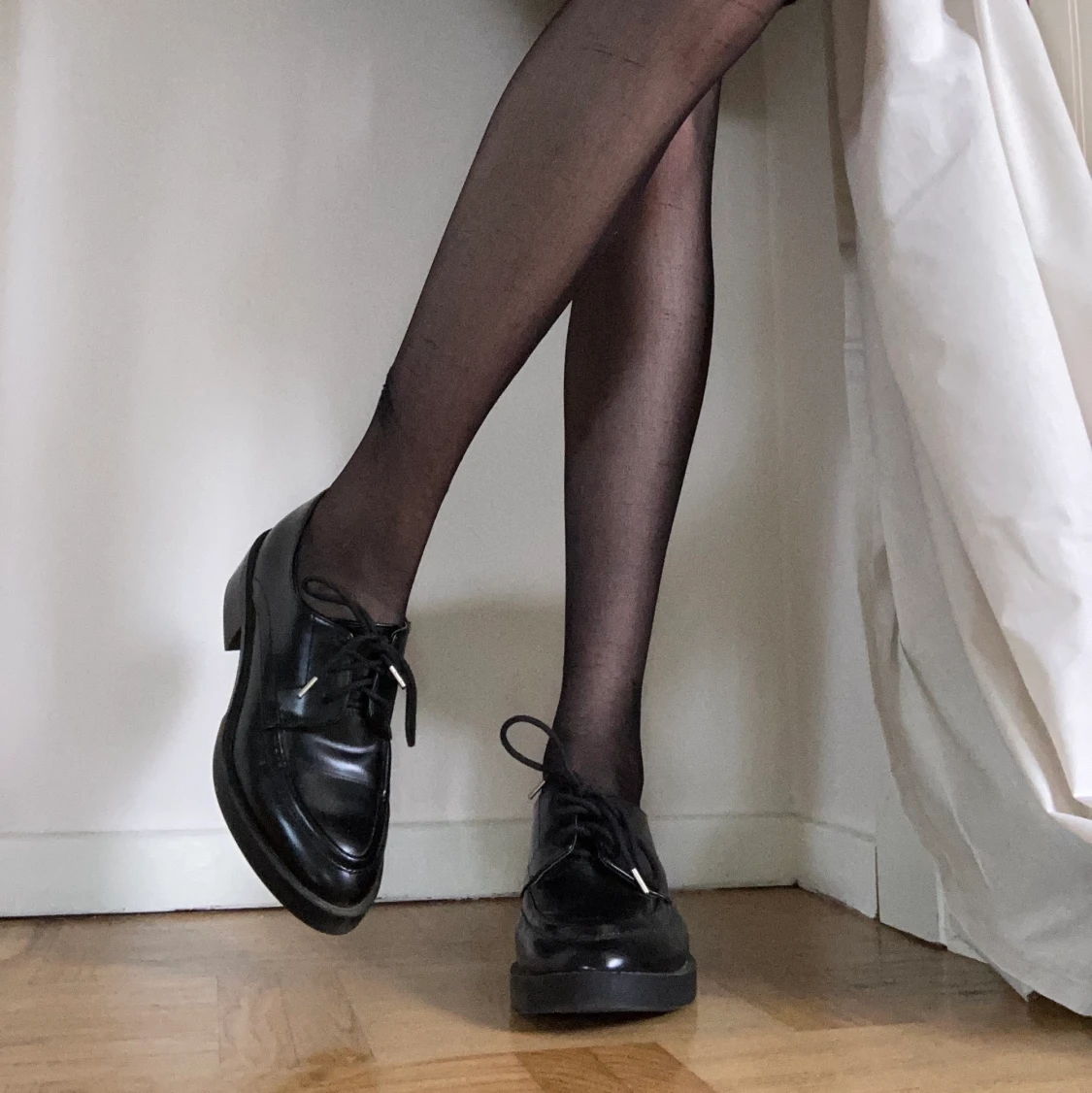 Skor med spetsig tå och chunky klack - 91