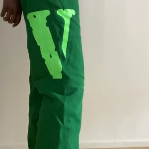 VLONE PROMENVD GRÖNA BYXOR - KÖPTA PÅ A$AP ROCKY’S KONSERT I GLOBEN. ANVÄNDA 3 GÅNGER. FRI FRAKT. 📦 