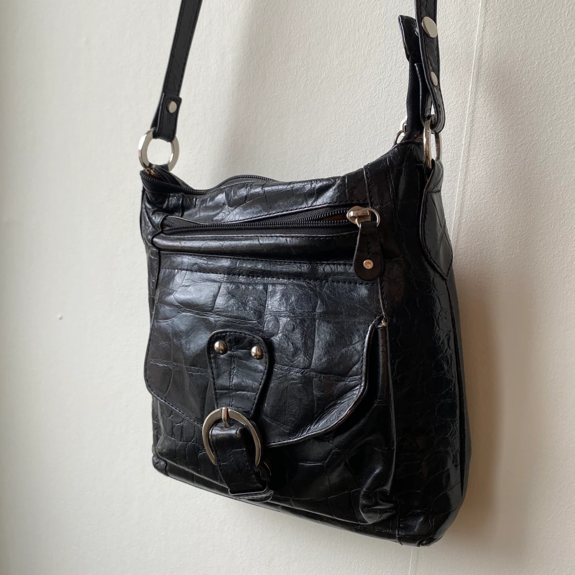 Läder svart skinn väska silver 