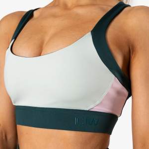 Empowering sport bra från ICANIWILL, superfint skick. (Ord. Pris 349kr)