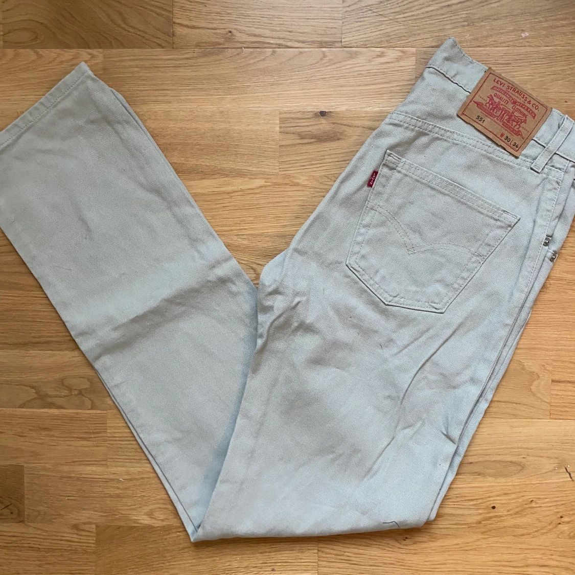 Beige/gråa Levis byxor