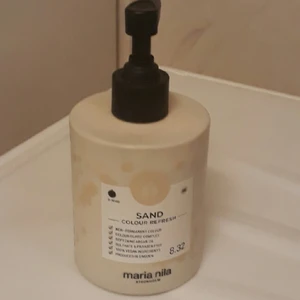  - Maria nila Color refresh sand. Pack. Used 1 time. New price about 250 kr.